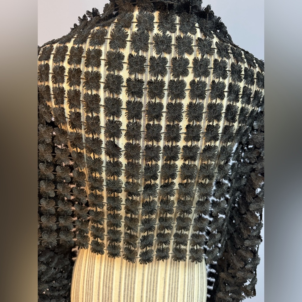 Elegant Black lace Crochet Women's evening shawl - Picture 6 of 12